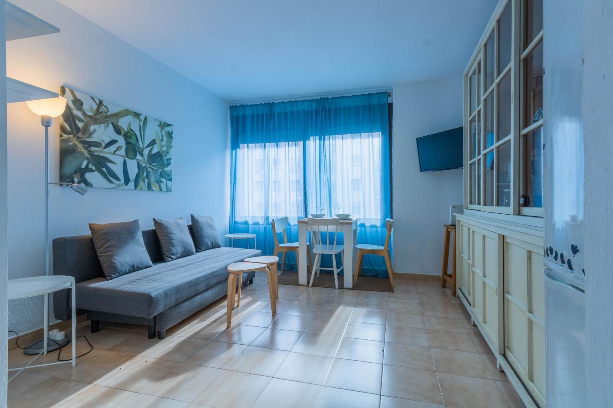 And Cozy- 1bd 1bth- Triana Sevilla
